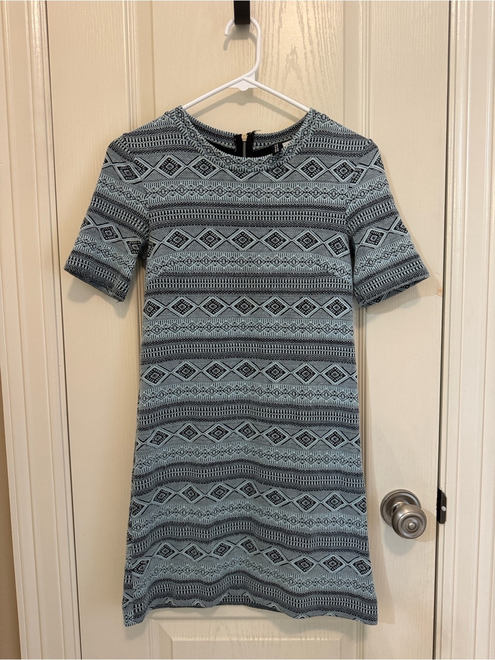 H&M Divided Geometric Print Bodycon Dress Size 4 Blue Black